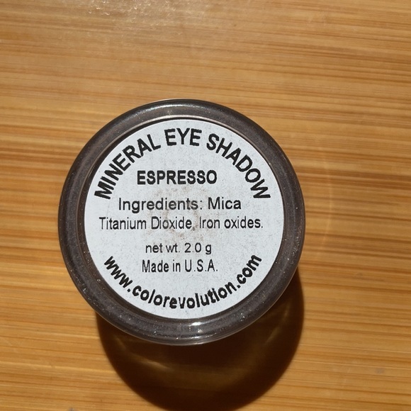 New Colorevolution Eye Shadow - Picture 2 of 3